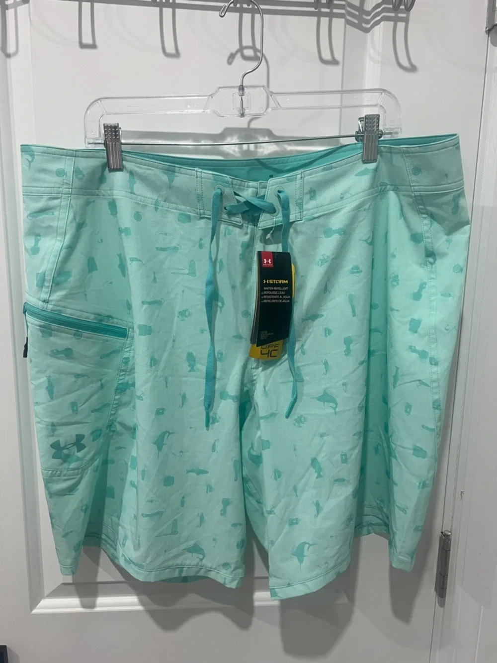 Under Armour Tide Chaser Aqua Fish Print Board Shorts Size 40‎ NWT